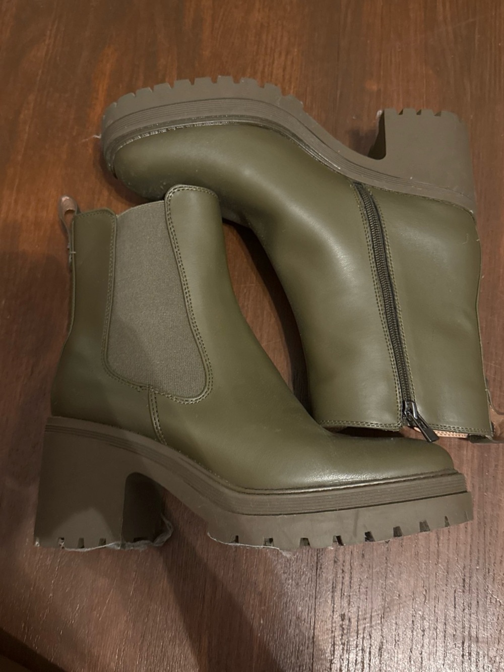 Sam & Libby Olive Green Chunky Heel Chelsea Boots